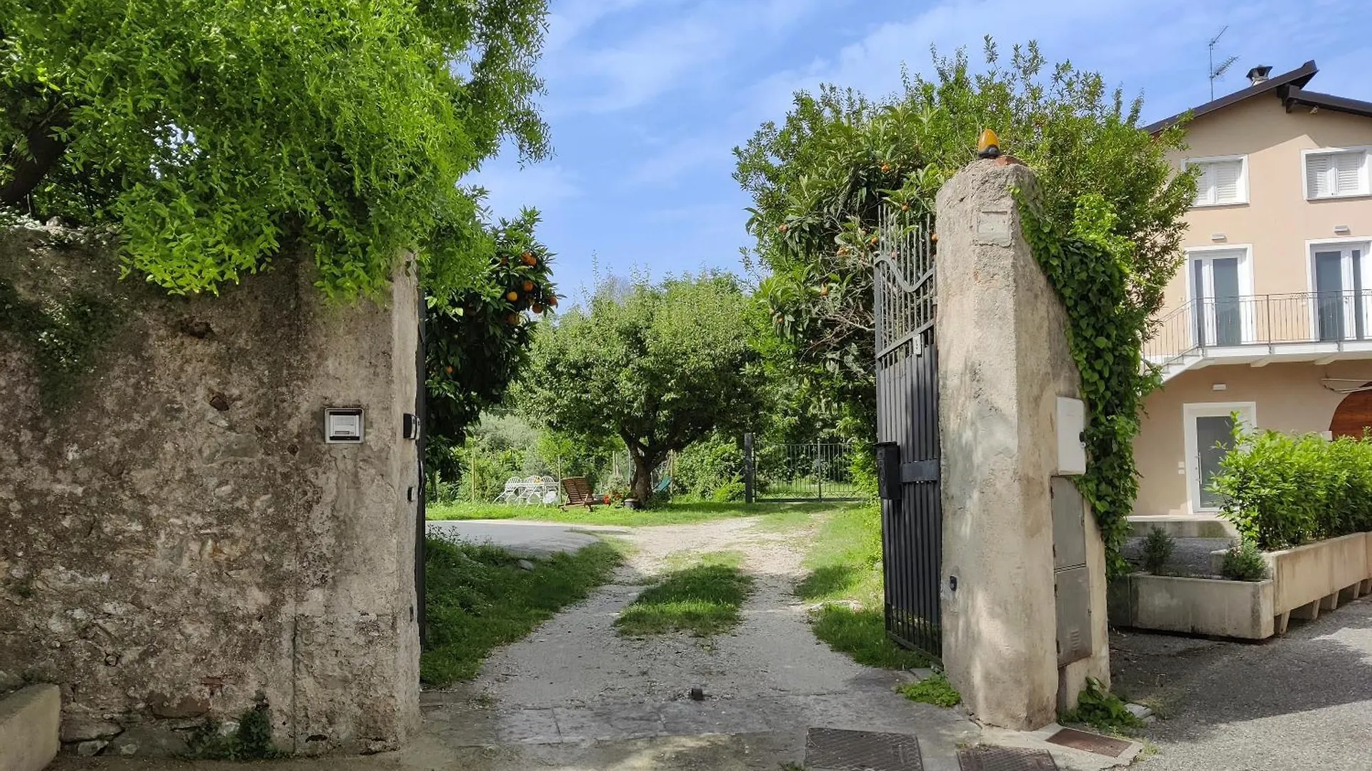 Borgo Alla Pieve Apartments Manerba del Garda 0*,  Italy